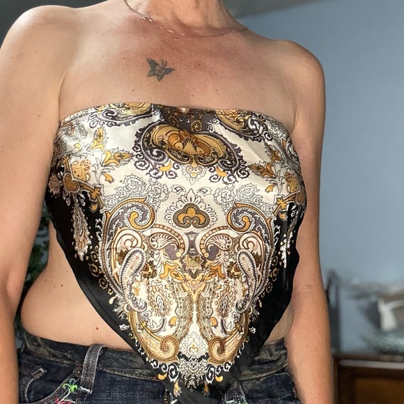 Printed Tie-Back Pointed Hem Top - small - Picture 7 of 9